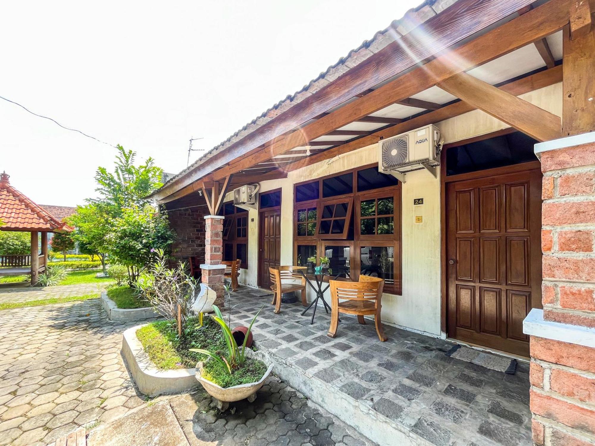 Urbanview Hotel Kumala Banyuwangi By Reddoorz 外观 照片