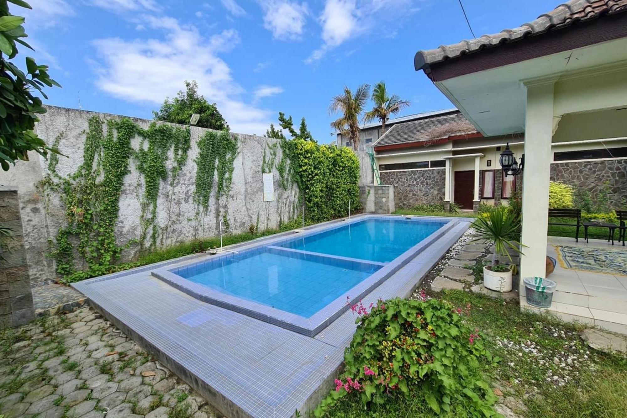 Urbanview Hotel Kumala Banyuwangi By Reddoorz 外观 照片