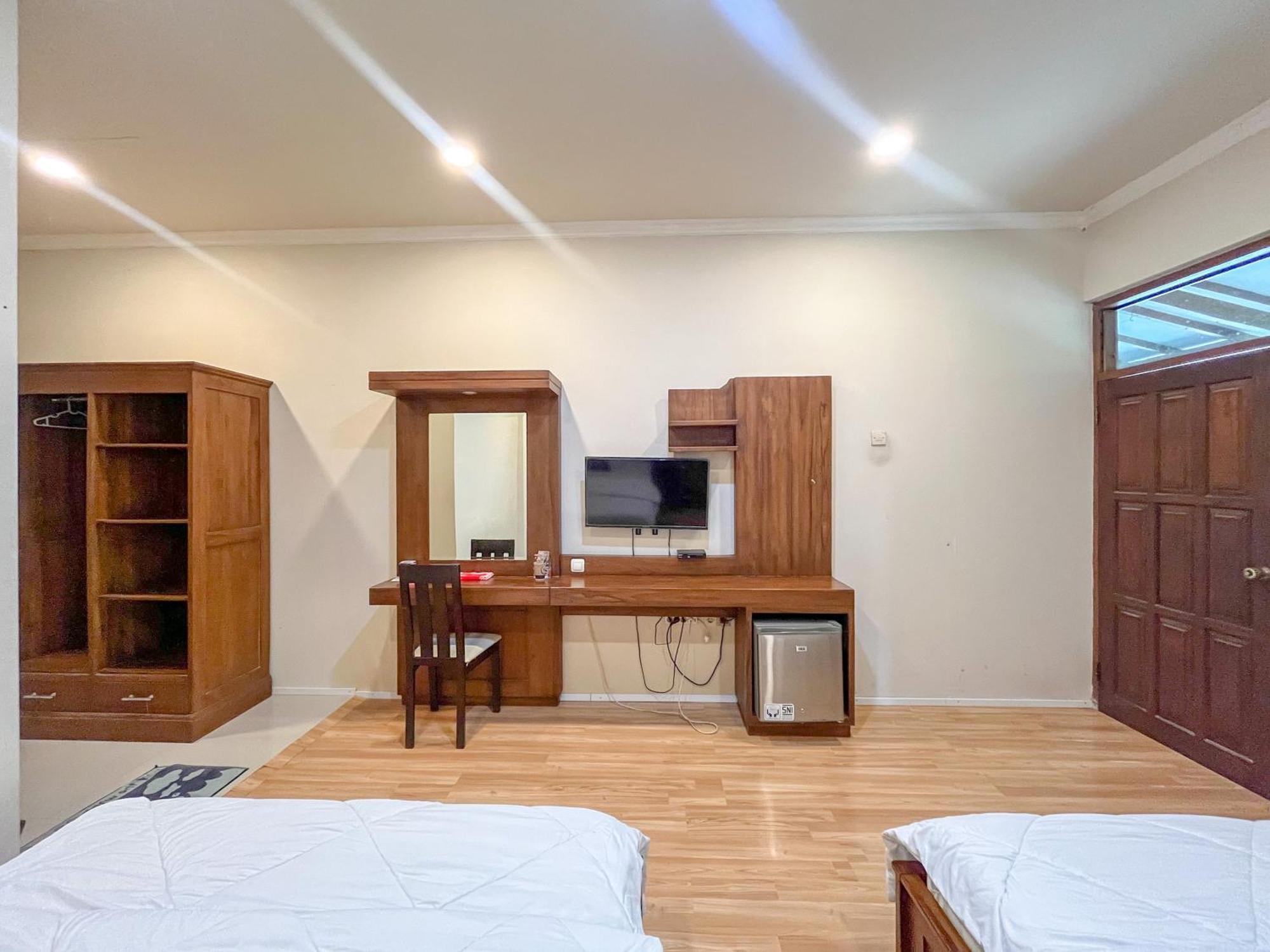 Urbanview Hotel Kumala Banyuwangi By Reddoorz 外观 照片