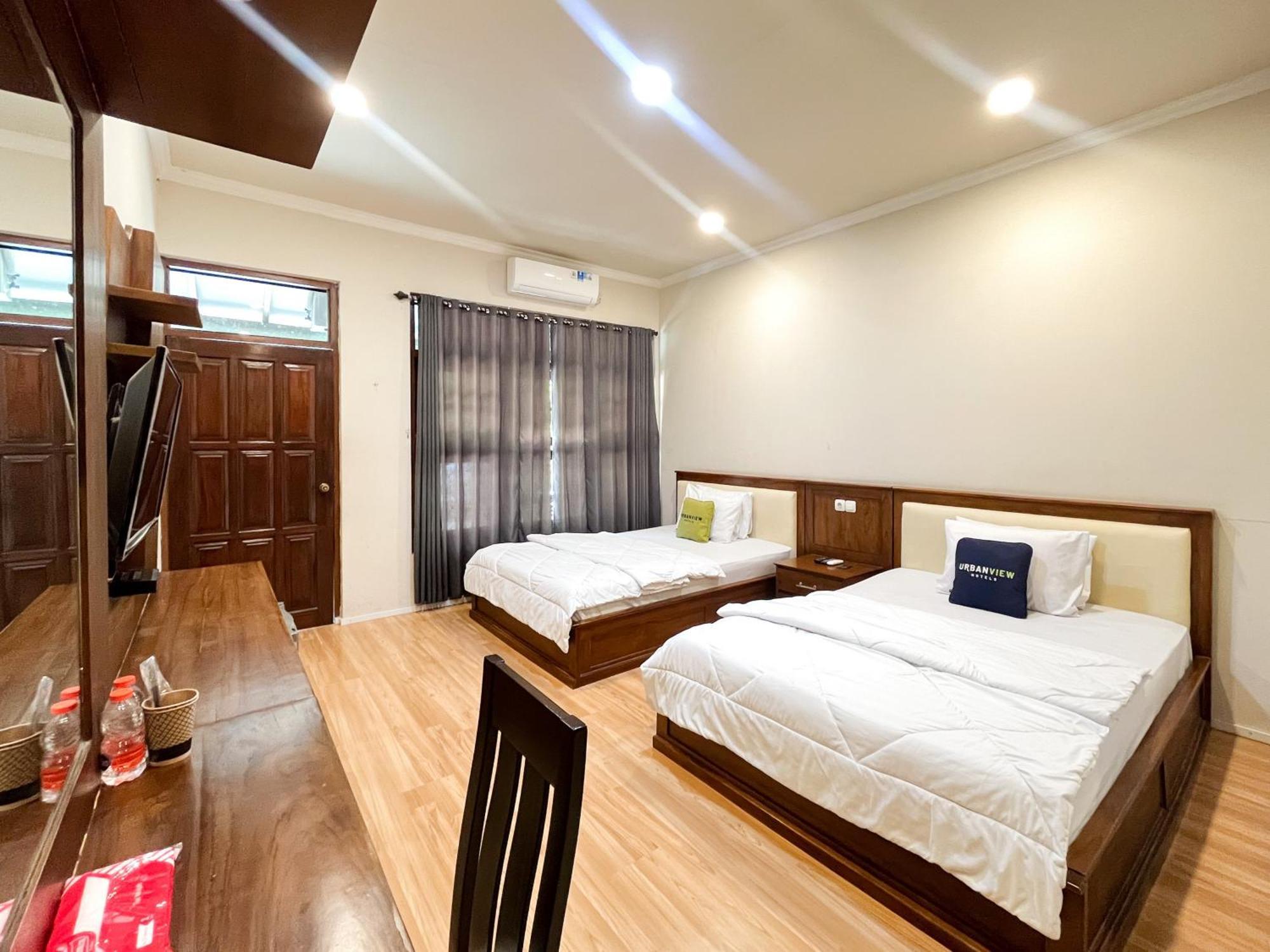 Urbanview Hotel Kumala Banyuwangi By Reddoorz 外观 照片