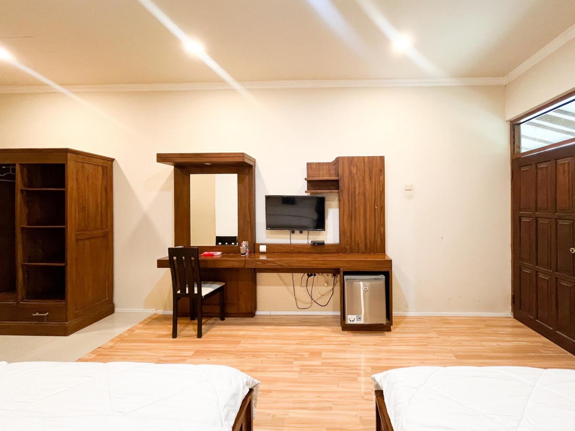 Urbanview Hotel Kumala Banyuwangi By Reddoorz 外观 照片
