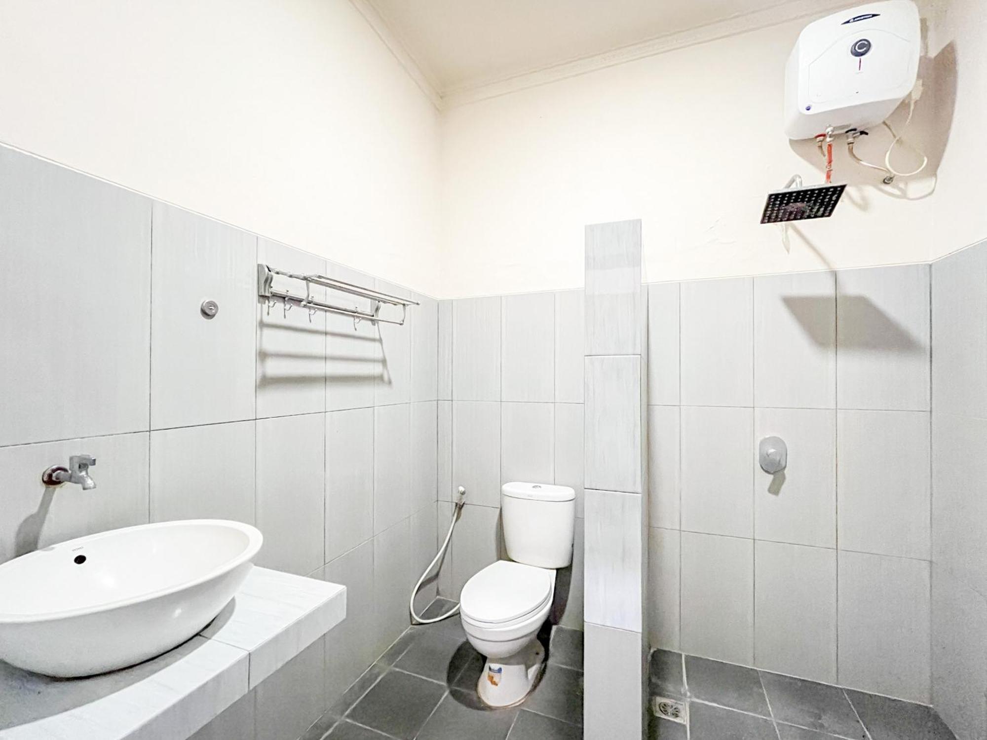 Urbanview Hotel Kumala Banyuwangi By Reddoorz 外观 照片