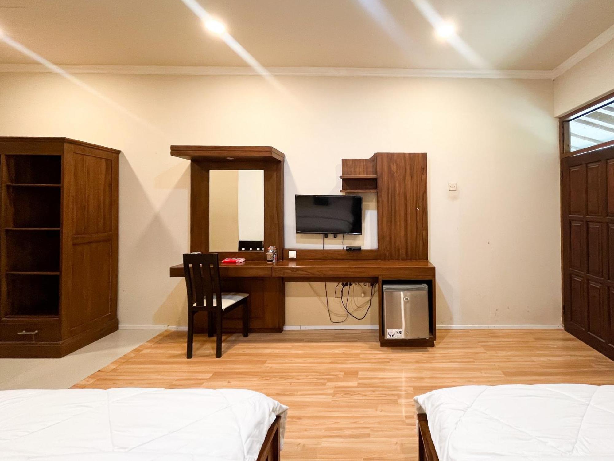 Urbanview Hotel Kumala Banyuwangi By Reddoorz 外观 照片