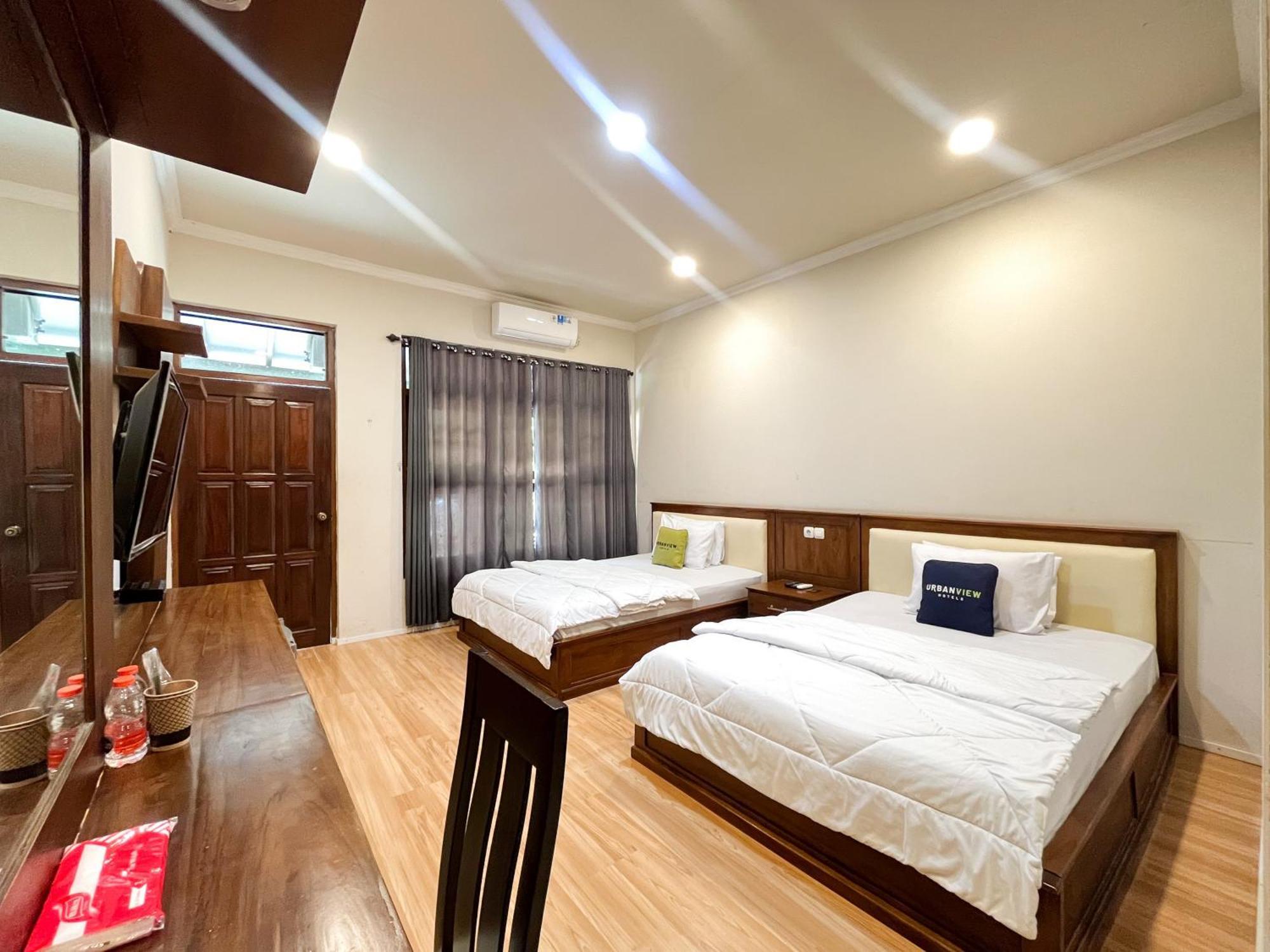 Urbanview Hotel Kumala Banyuwangi By Reddoorz 外观 照片