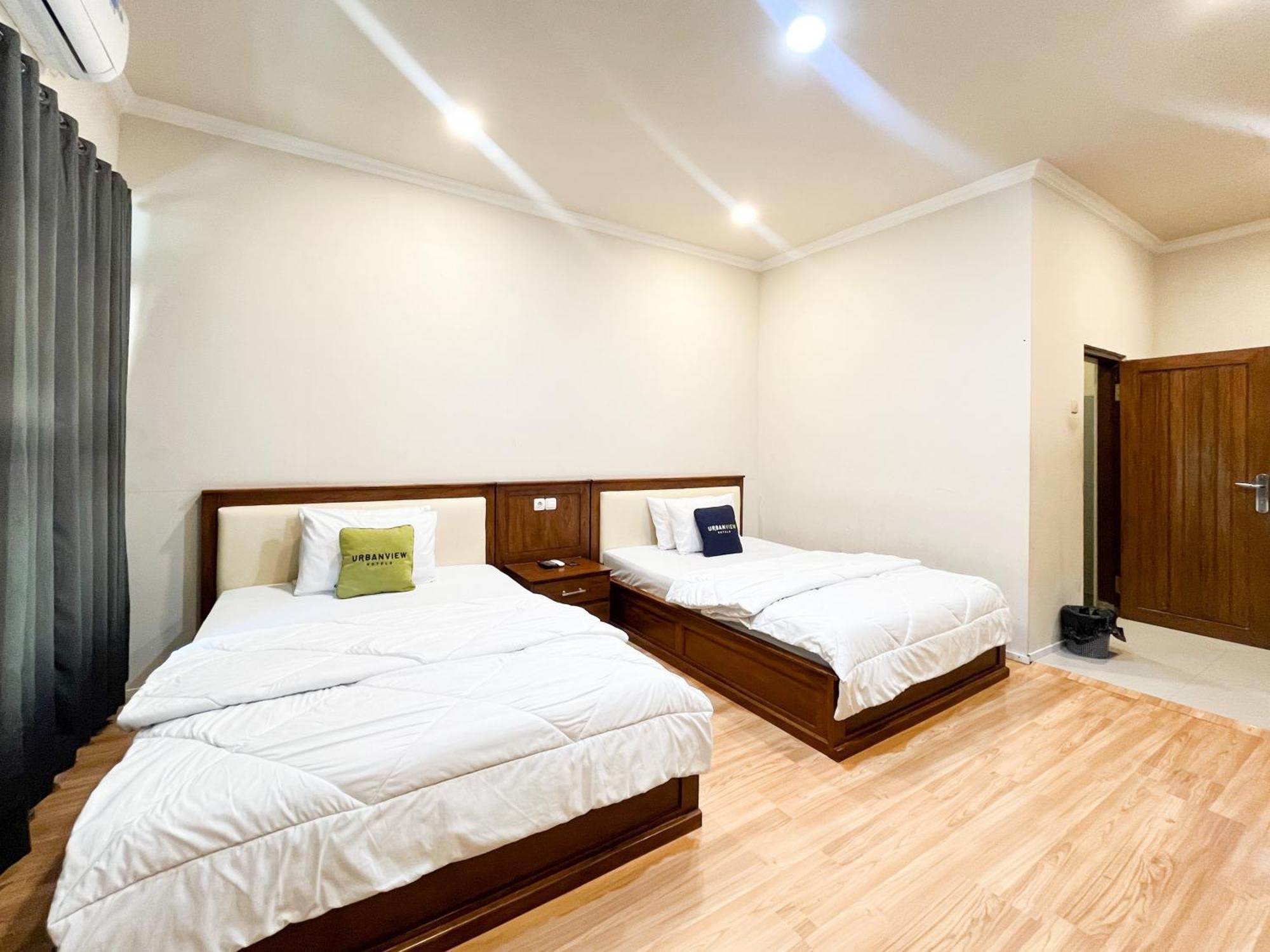 Urbanview Hotel Kumala Banyuwangi By Reddoorz 外观 照片